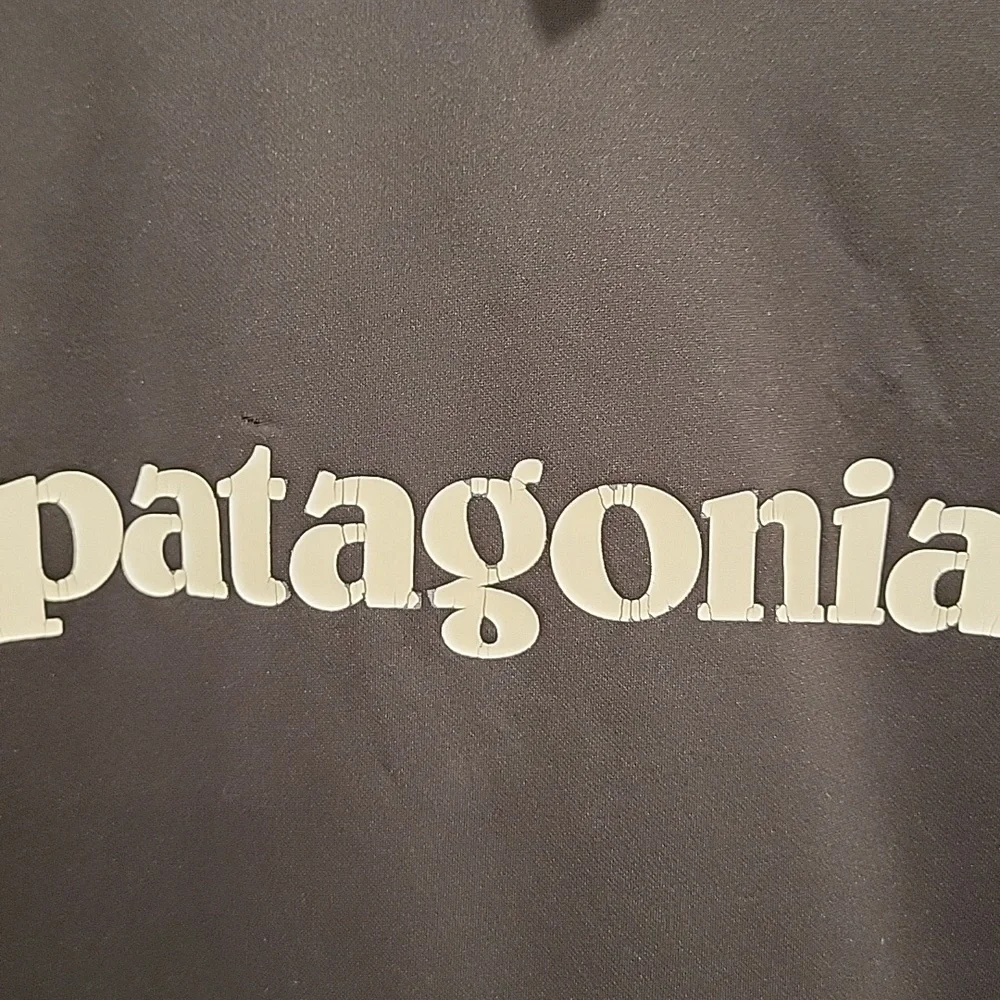 Patagonia Men's Black Hoodie Logo Size XL - Picture 4 of 9